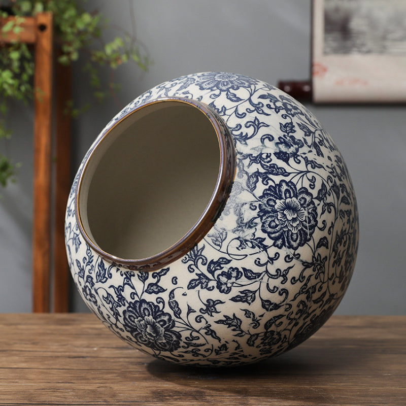 Home decoration vase, Jingdezhen ceramic flower container, modern Chinese-style ceramic vase, retro blue and white entwined lotus vase