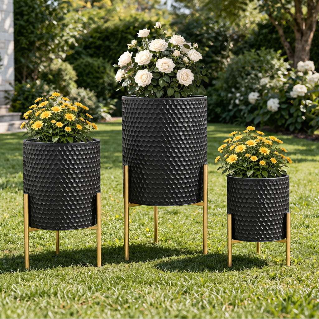 Metal Planter Stand Set Of 3, Indoor Outdoor Plant Stand with Flower Pots, Rust-Resistant Elevated Plant Display for Balcony Patio & Living Room