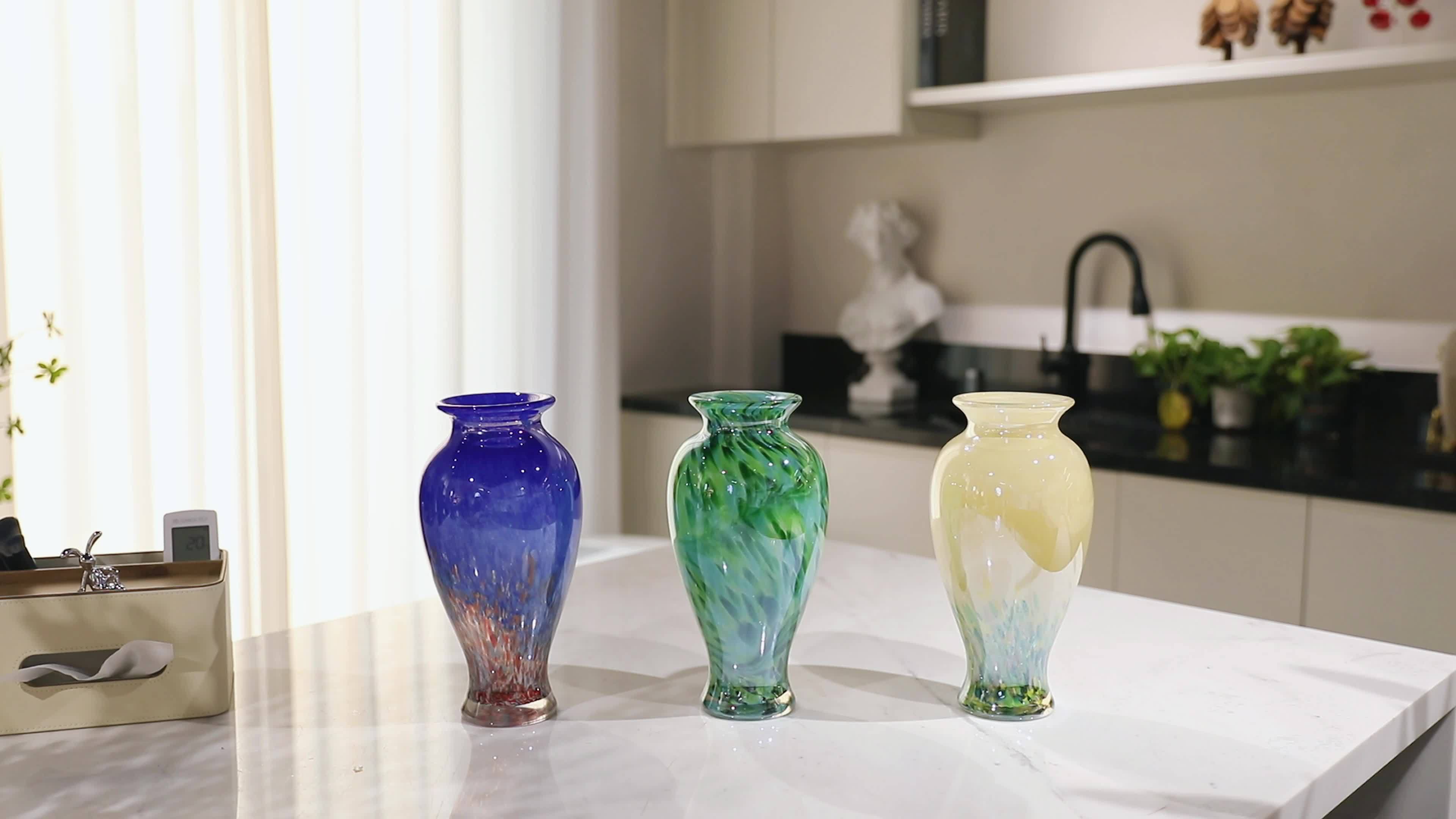 1pc Green Glass Vase - Handmade Blown Glass Art Home Decoration. Beautiful Spring Flower Arrangement Container, Wide Mouth Vase Is Suitable for Central Table Decoration, Living Room Or Wedding Decoration, And Is A Unique Gift for Mothers And Sisters