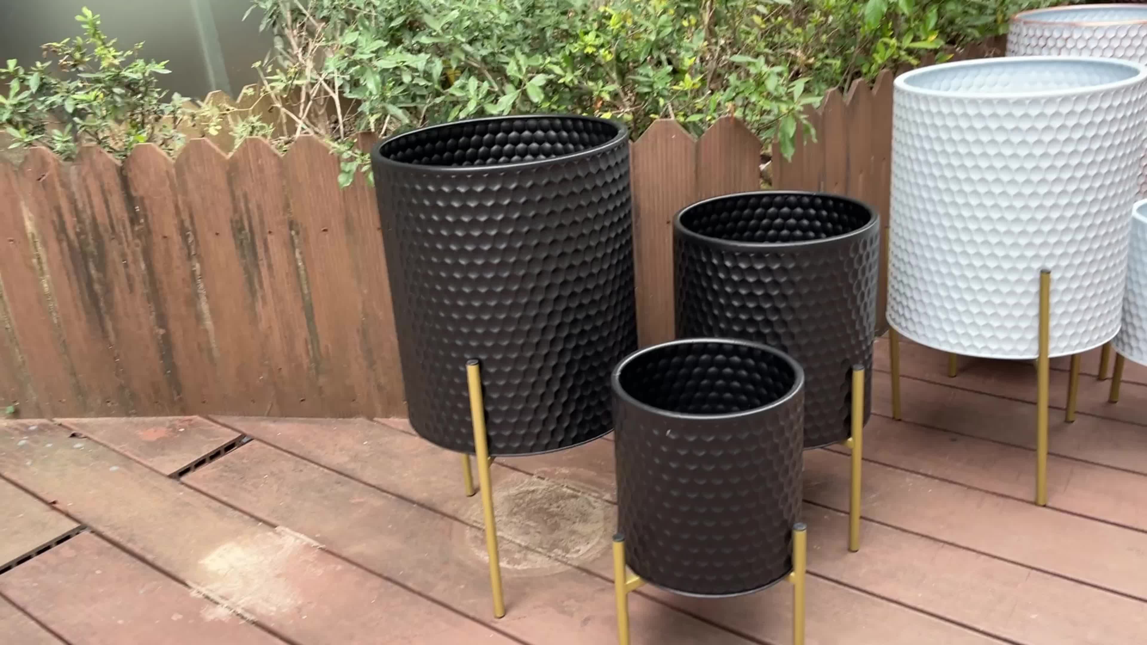 Metal Planter Stand Set Of 3, Indoor Outdoor Plant Stand with Flower Pots, Rust-Resistant Elevated Plant Display for Balcony Patio & Living Room