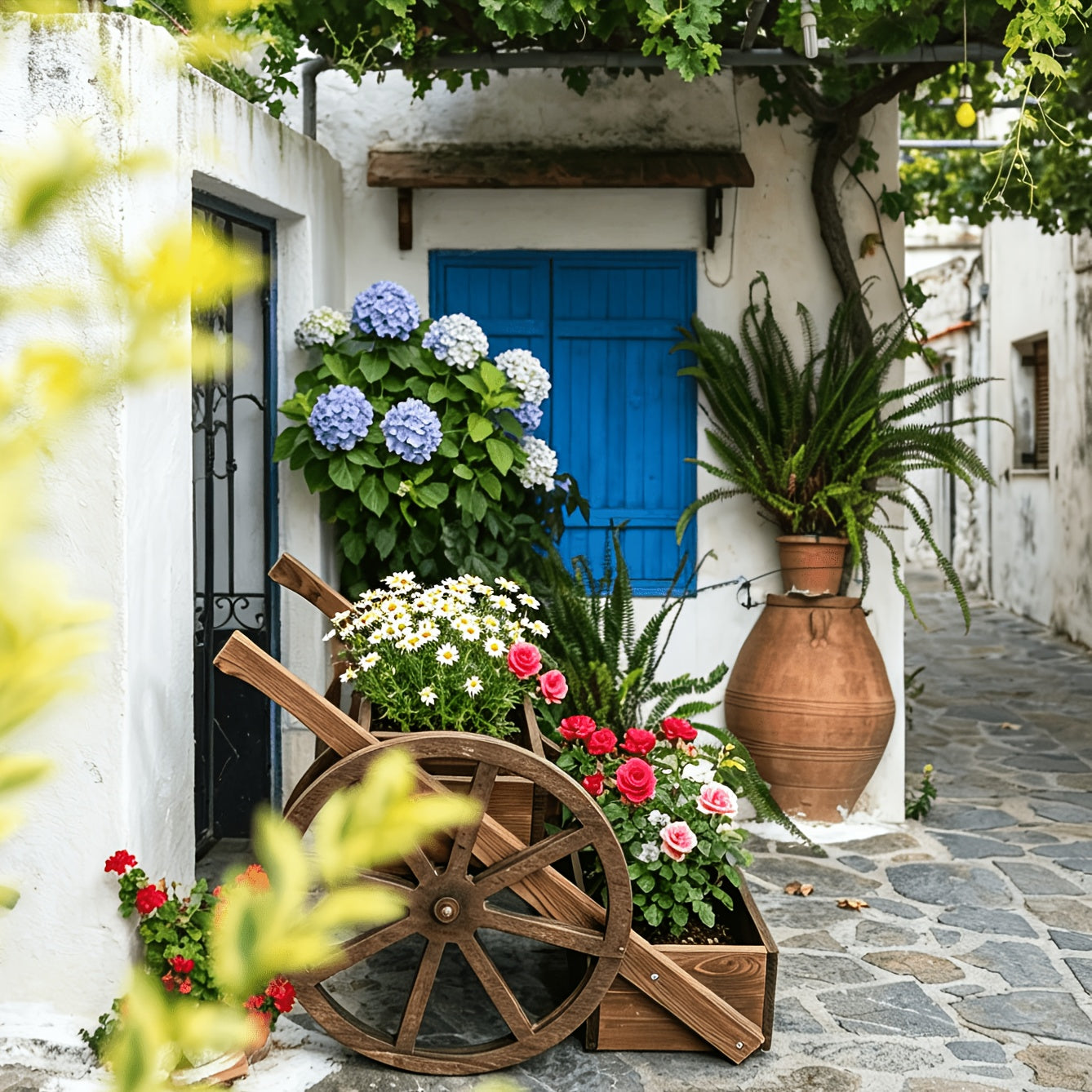 Solid Wood Flower Stand, Wood Plant Stand Flower HolderTricycle Flower StandIndoor Outdoor Flower Pot Shelf for Patio Garden Balcony (Integrally Formed Wooden Wheel)